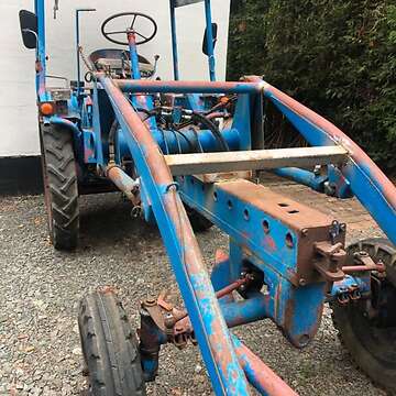 Traktor Geräteträger Gt124 mit hubarm und Schaufel