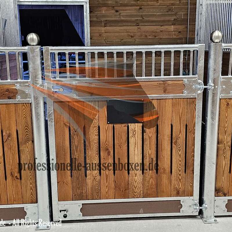 Hochwertige Pferdeboxen | Boxenfronten mit Fressgitter | Innenboxen, Trennwände und Modulare Stallwände - Stalltrennwand & Stallfront für Pferde - Bild 1