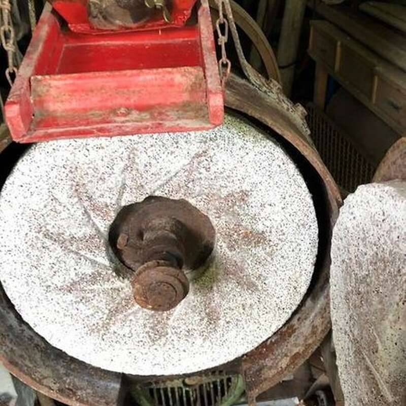 Getreidemühle mit Steinmahlwerk - Bild 1